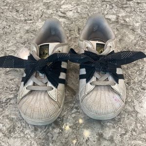 Toddler girl adidas superstar sneakers with bow tie size 9